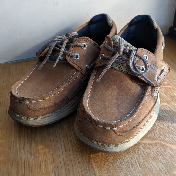 sperry lanyard boat shoe